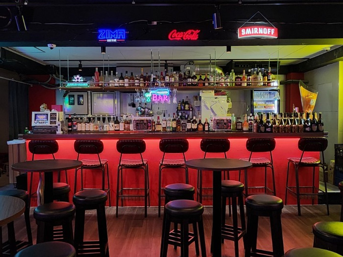 GROVE Shibuya bar interior before opening